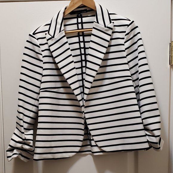 Amanda + Chelsea, Ruched Crop Sleeve, lightweight jacket, Size 12 - Picture 1 of 7